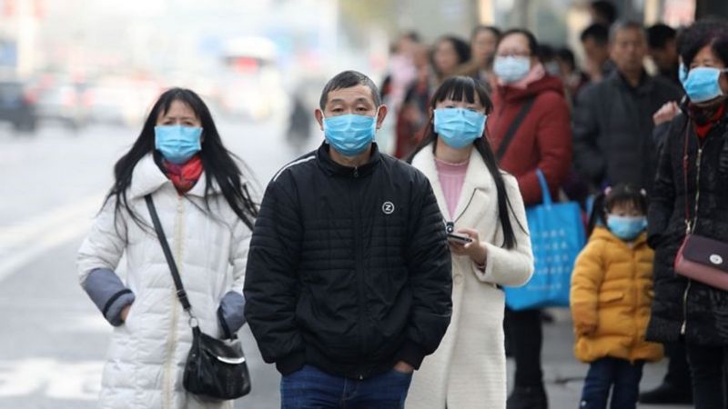 El coronavirus ya mató a más de 2 mil personas en China