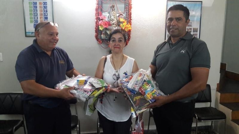 El Centro Empleados de Comercio entrega bolsones escolares