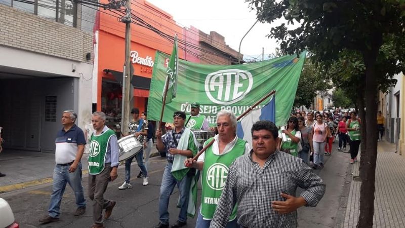 Movilización de ATE en defensa de los cesanteados
