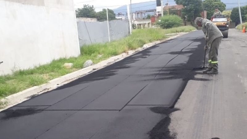 Se asfaltó un kilómetro de  calles en Lomas del Mirador