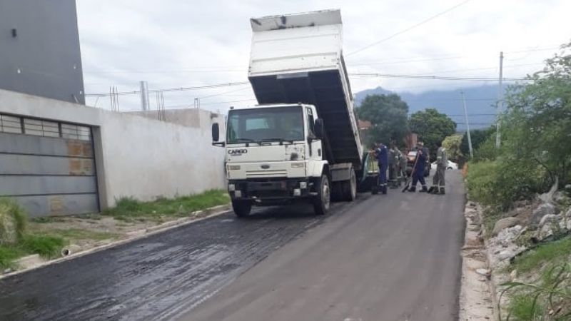 Se asfaltó un kilómetro de  calles en Lomas del Mirador