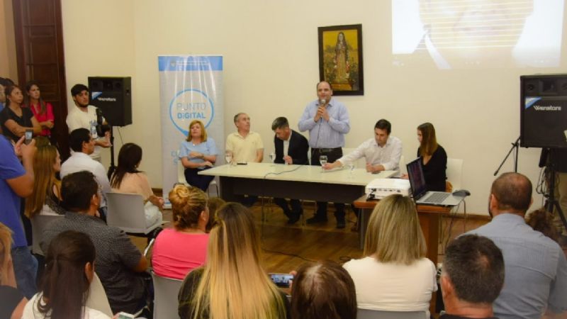 “Tenemos que convertirnos en militantes de la educación”