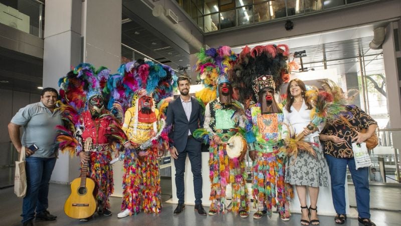 Los “Hombres Pájaro” de Mutquín llenaron de coplas y color el Congreso Nacional