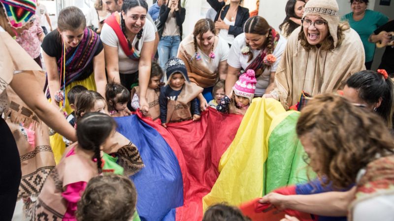 Los pequeños del Jardín Maternal hicieron sentir el carnaval