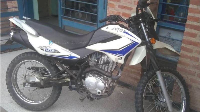 Secuestran vehículos por infracciones y dos motos denunciadas