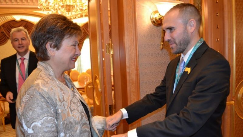 El Gobierno inició conversaciones para un nuevo acuerdo con el FMI