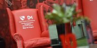 EL SILLÓN que preparó Independiente para Maradona.