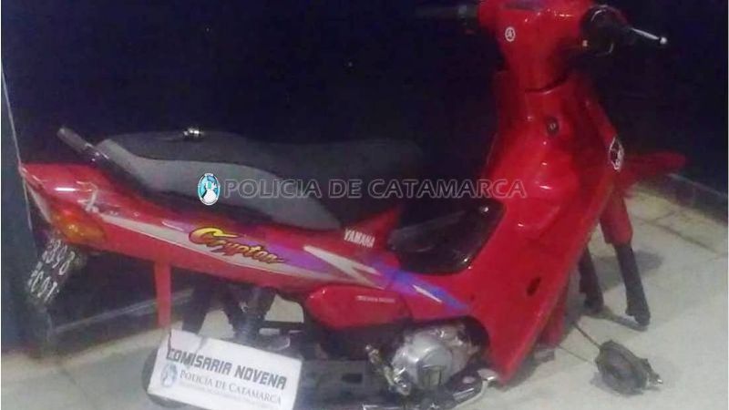Robaron una moto, le sacaron las ruedas y la abandonaron