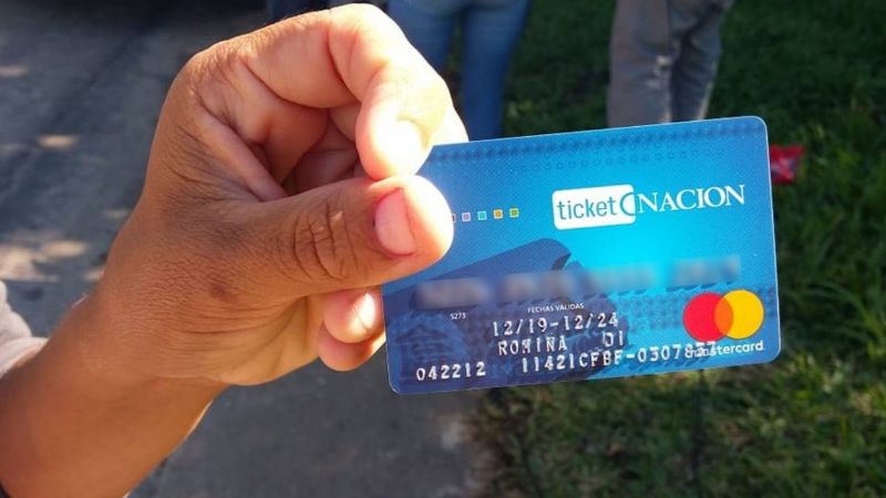 Serán clausurados los comercios que cobren recargo con la Tarjeta Alimentar