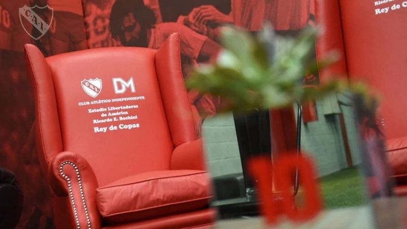 Espectacular homenaje de Independiente a Maradona