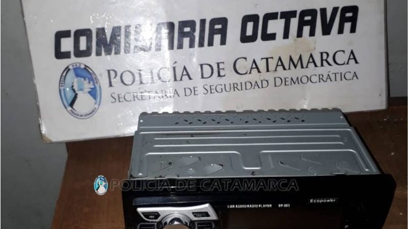 Atraparon a un joven que robó el estéreo de una combi