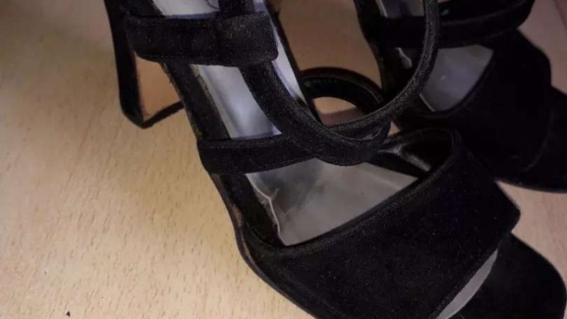 Joven quedó detenido por robarle las sandalias a una mujer