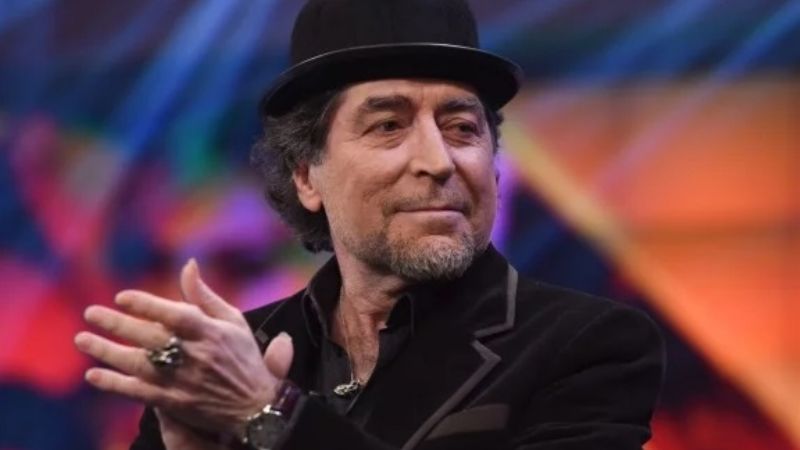 Le dieron el alta a Joaquín Sabina y se recupera en su casa