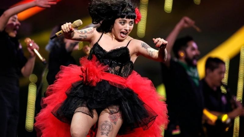 Mon Laferte en Viña del Mar, contra Piñera y la policía