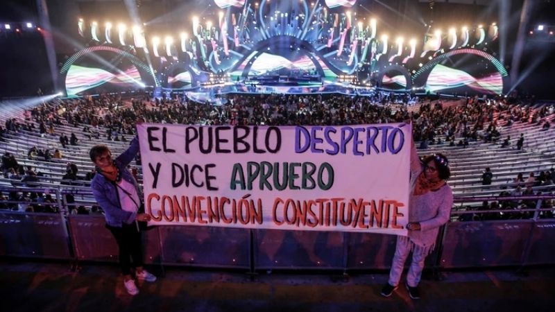 Mon Laferte en Viña del Mar, contra Piñera y la policía