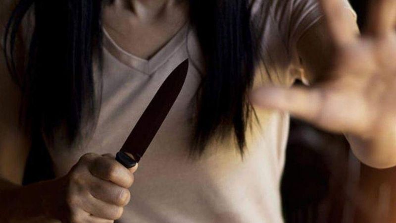 Mujer apuñaló en el pecho a su ex y se entregó en la comisaría