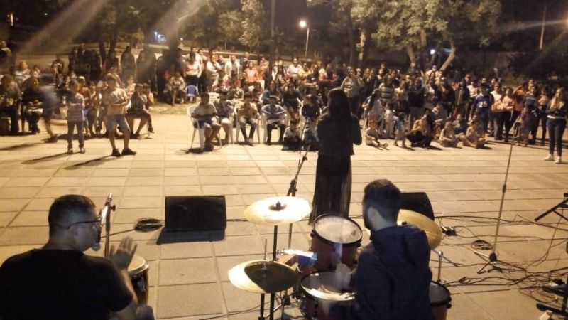 Magia, canto y danza con el Viva la Plaza