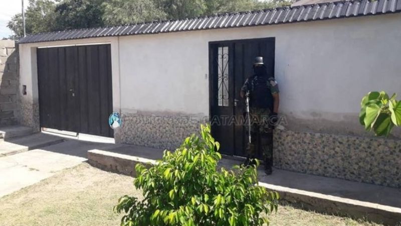 Secuestran droga, dinero, y detienen a un hombre