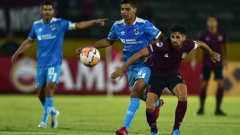 Lanús sigue en la Sudamericana pese a perder en Quito