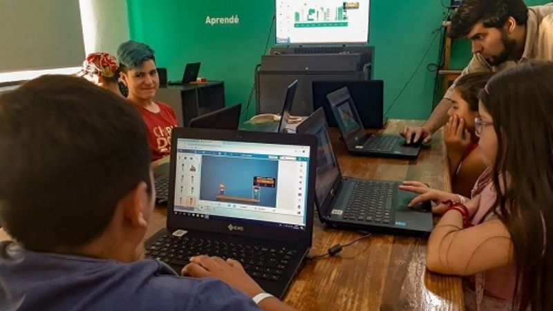 “Talleres Creativos” llega al barrio Ojo de Agua