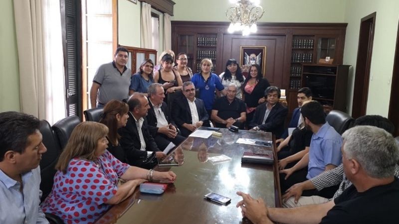 Jalil habló con la CGT sobre pases a planta permanente y aumento para estatales