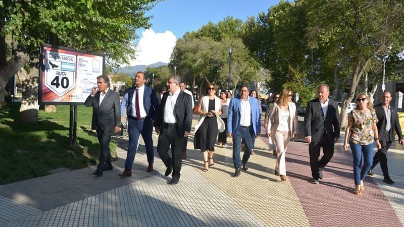 Multitudinaria participación en el aniversario de Santa María