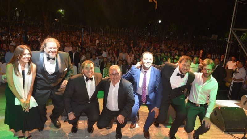 Multitudinaria participación en el aniversario de Santa María