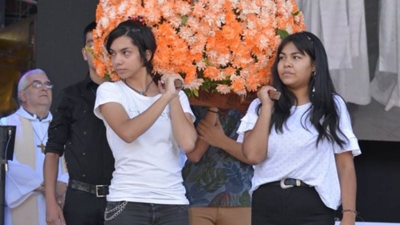 Multitudinaria participación en el aniversario de Santa María