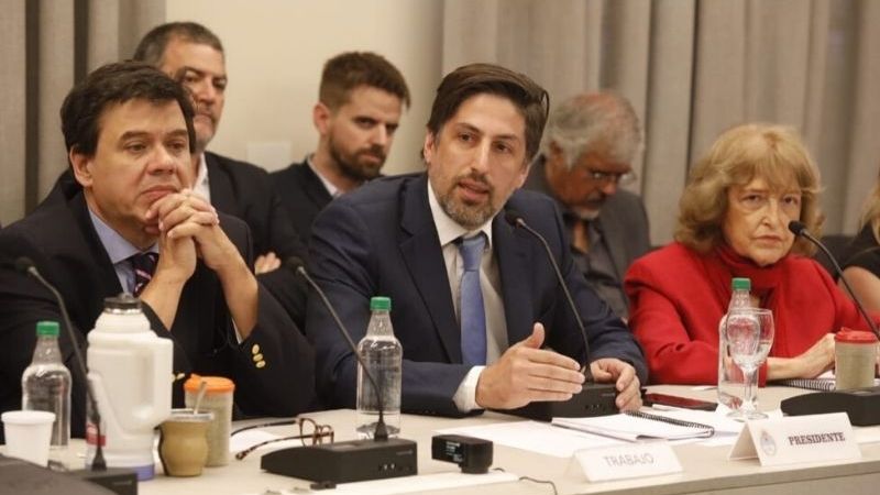 "La política se hace con los maestros y no en contra de ellos"