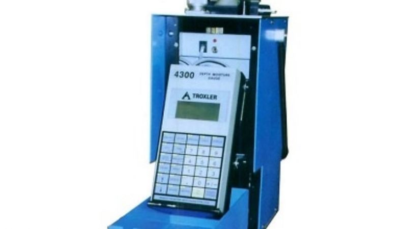 Roban equipo con fuente radioactiva