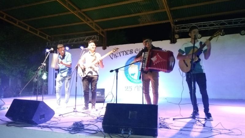 Miles de personas en la primera edición de “Viernes Culturales”