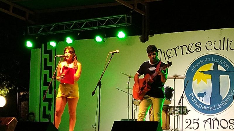 Miles de personas en la primera edición de “Viernes Culturales”