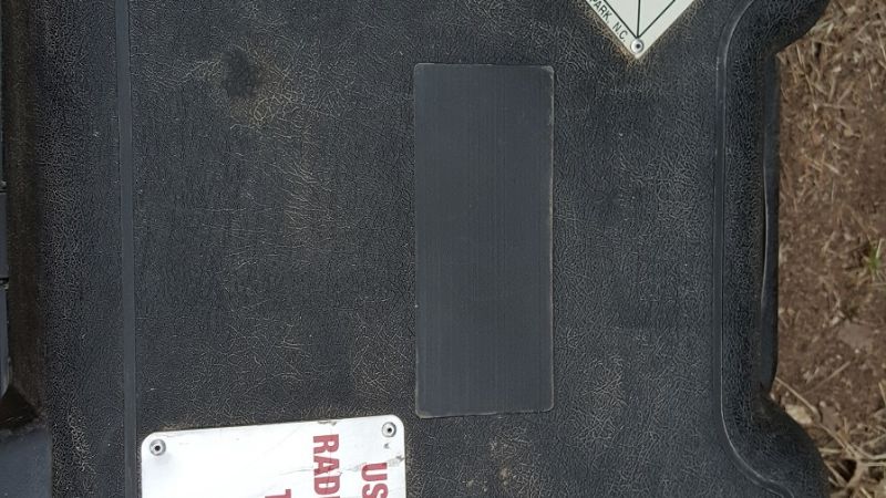 Roban equipo con fuente radioactiva