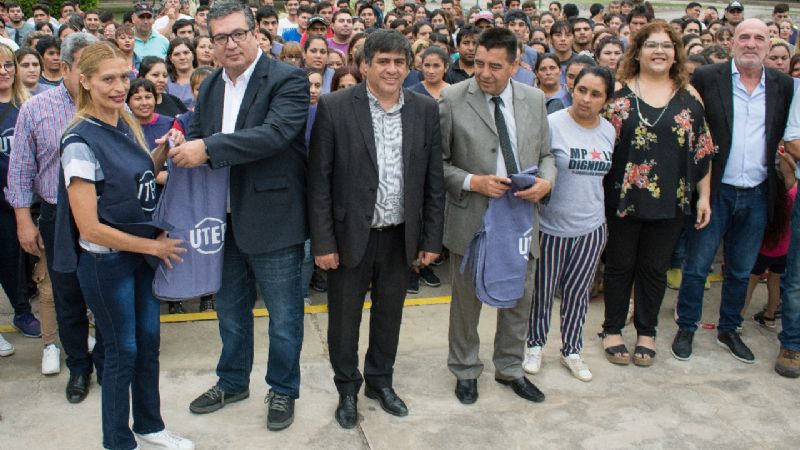 Trabajadores de la economía popular acondicionarán las escuelas