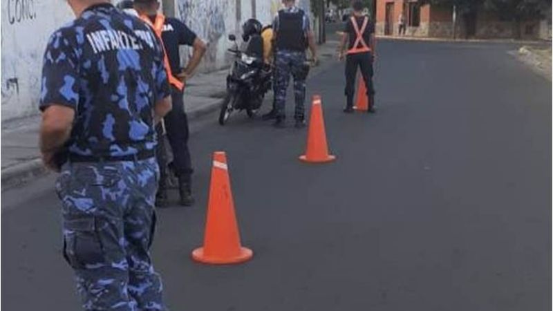 En operativos, secuestran seis vehículos y arrestan a dos sujetos con cocaína