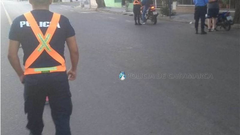 En operativos, secuestran seis vehículos y arrestan a dos sujetos con cocaína