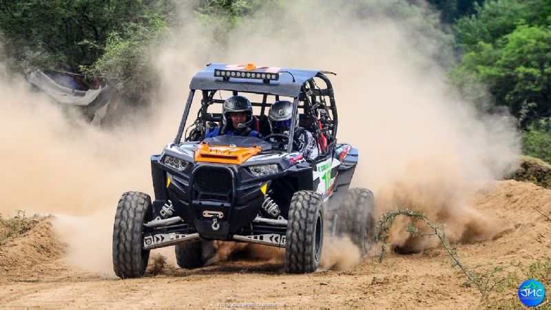 Sampayo y Córdoba, ganadores de la carrera que no terminó