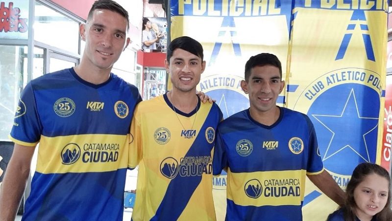 Policial presentó la “pilcha” para el debut