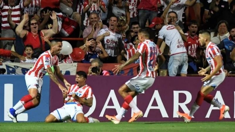 Unión goleó 3-0 al Mineiro en la Copa Sudamericana