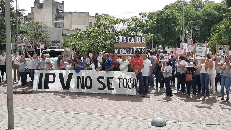 Manifestación del IPV frente a Casa de Gobierno
