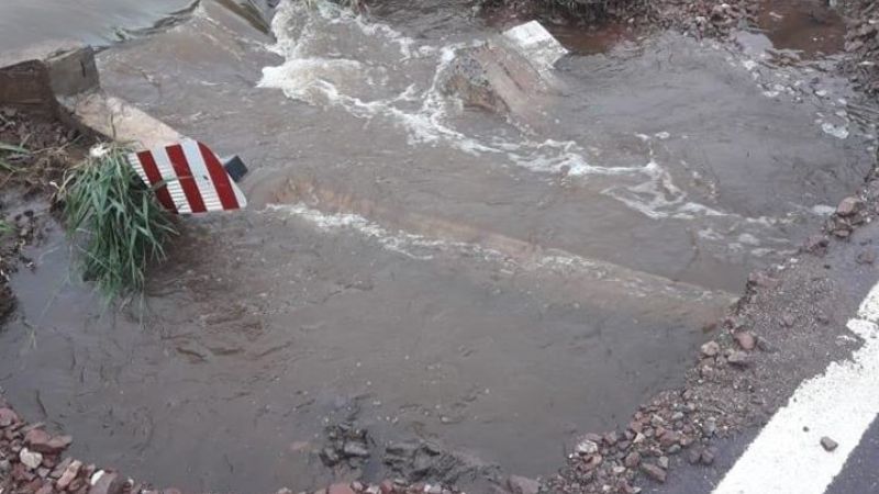 Por la lluvia, se registraron daños en la ruta 64