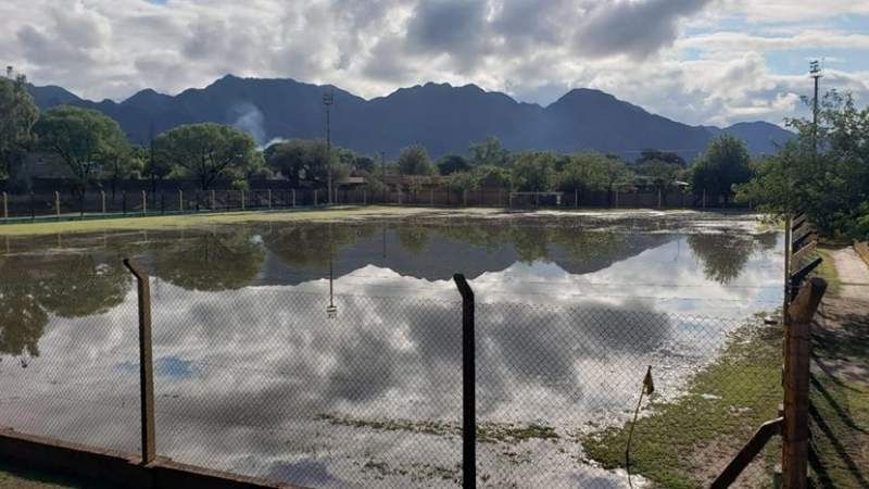 Por la lluvia, suspendieron el partido de Peñarol-Tiro, en Belén