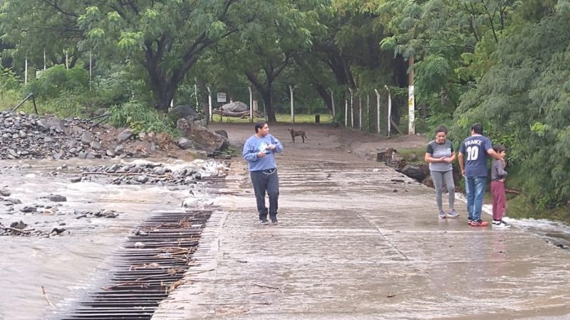 Amplio operativo por la persistente lluvia en Capital