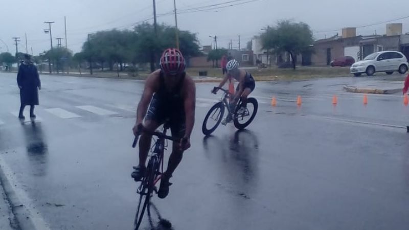 Pereyra Vilte y Godino ganadores en el Triatlón Nacional
