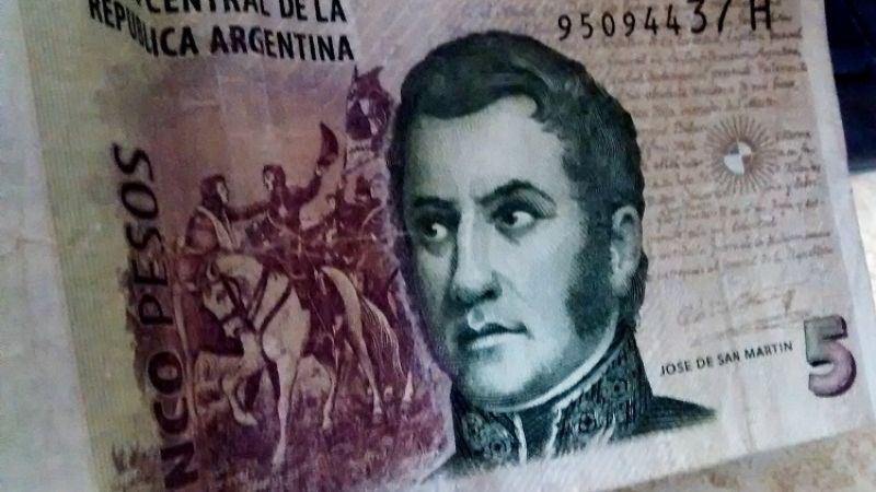 Tras 28 años, el billete de cinco pesos sale de circulación este domingo