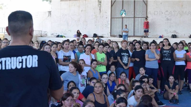 Se dictó curso de defensa personal para mujeres