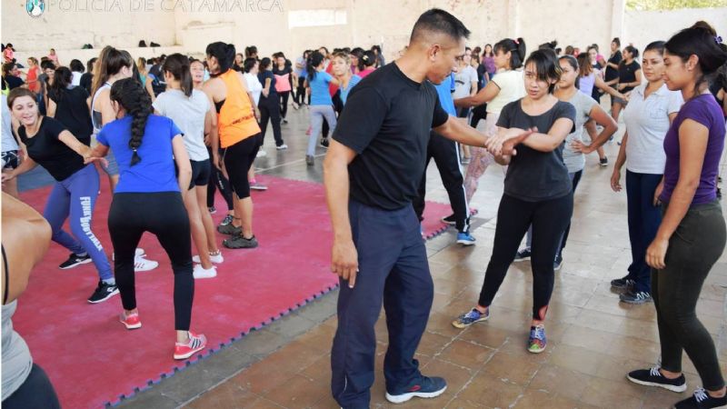 Se dictó curso de defensa personal para mujeres