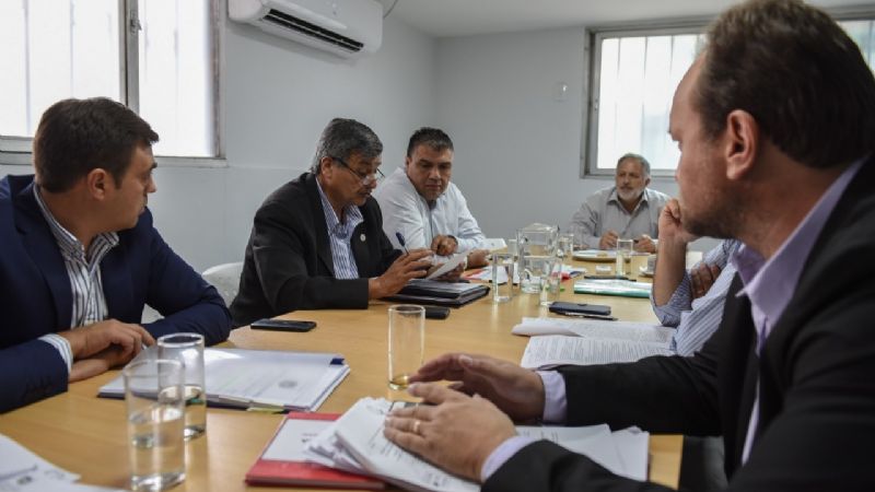 Senadores trabajaron sobre la modificación de las leyes del IPV y Vialidad