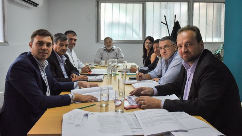 Senadores trabajaron sobre la modificación de las leyes del IPV y Vialidad