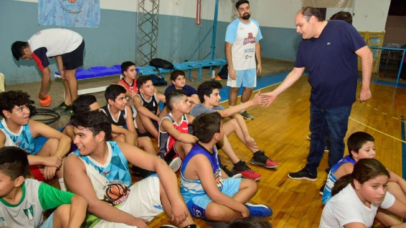 Inauguración del nuevo sistema lumínico del Hindú BBC